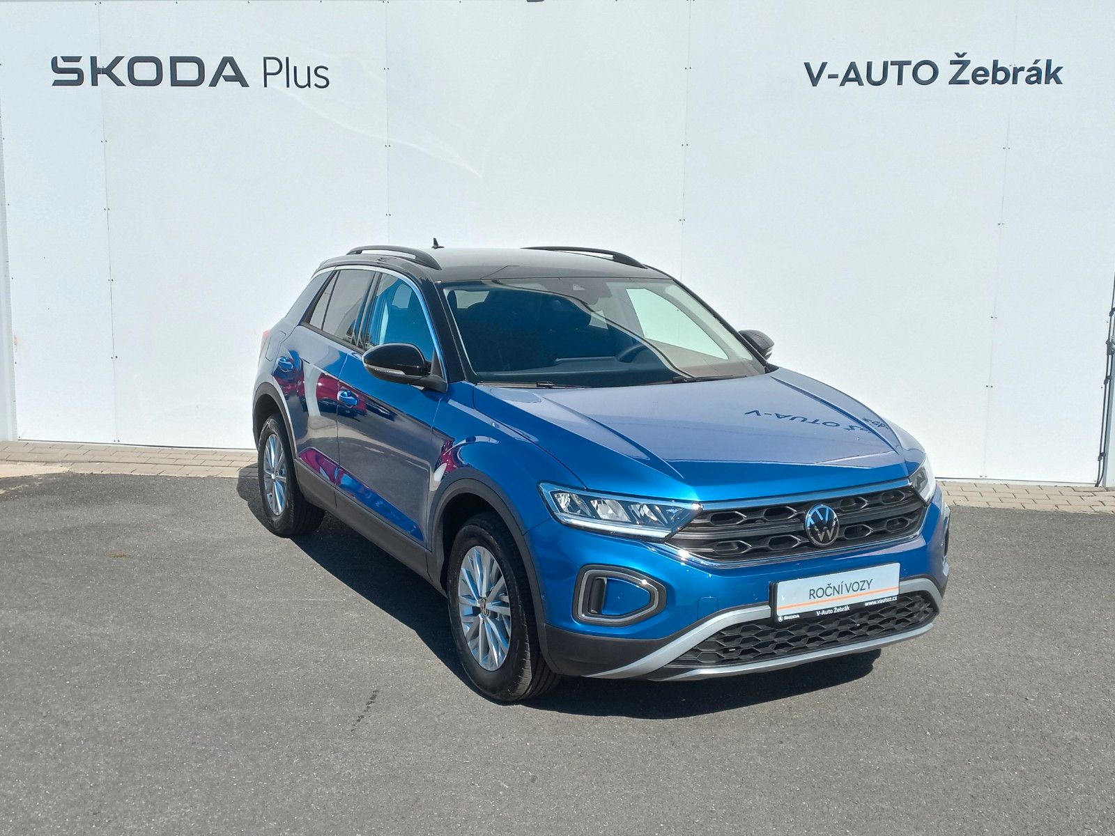Volkswagen T-Roc Life - Samsaru's Car Outlet
