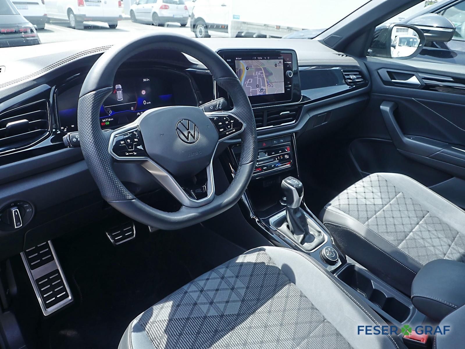 Volkswagen T-Roc R-Line 2.0 TSI 4M DSG - Samsaru's Car Outlet
