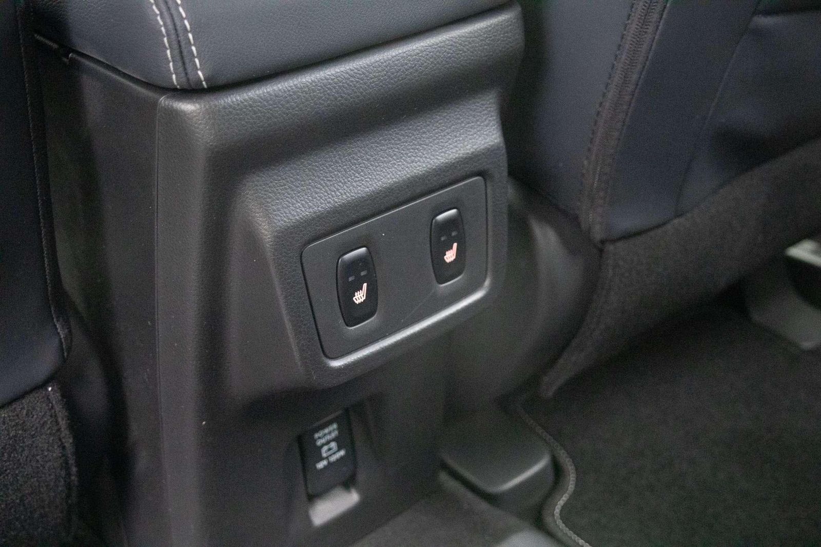 Mitsubishi Eclipse Cross Plus Select  2,4l PHEV 4WD Navi*SH