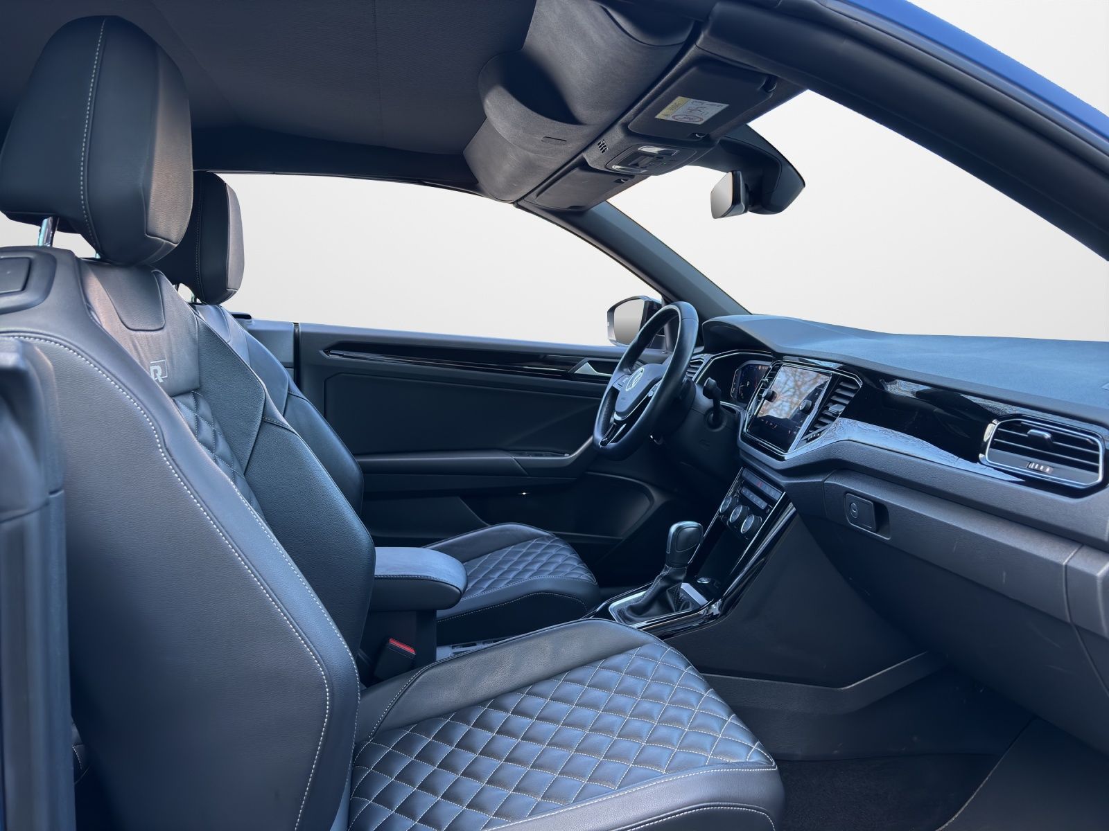 Volkswagen T-Roc 1.5 TSI DSG R-Line - Samsaru's Car Outlet