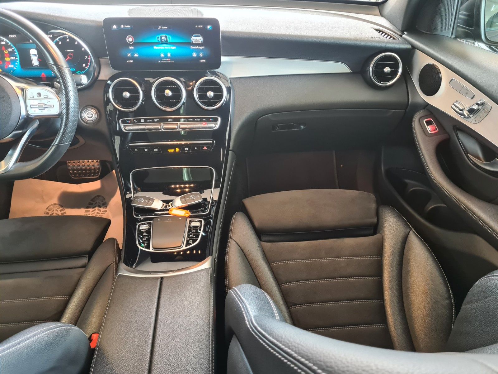 Mercedes-Benz GLC 200 4M AMG Night - Samsaru's Car Outlet