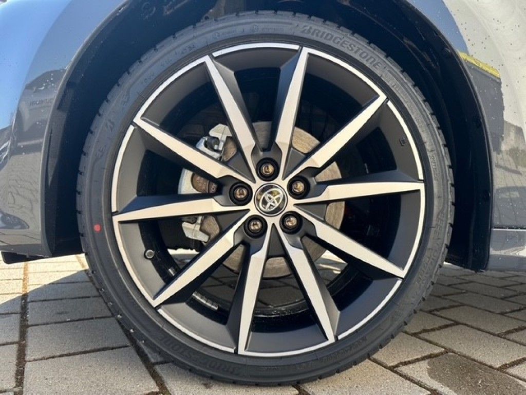 Toyota Yaris Hybrid 130 1.5 VVT-i GR SPORT (XPA1)