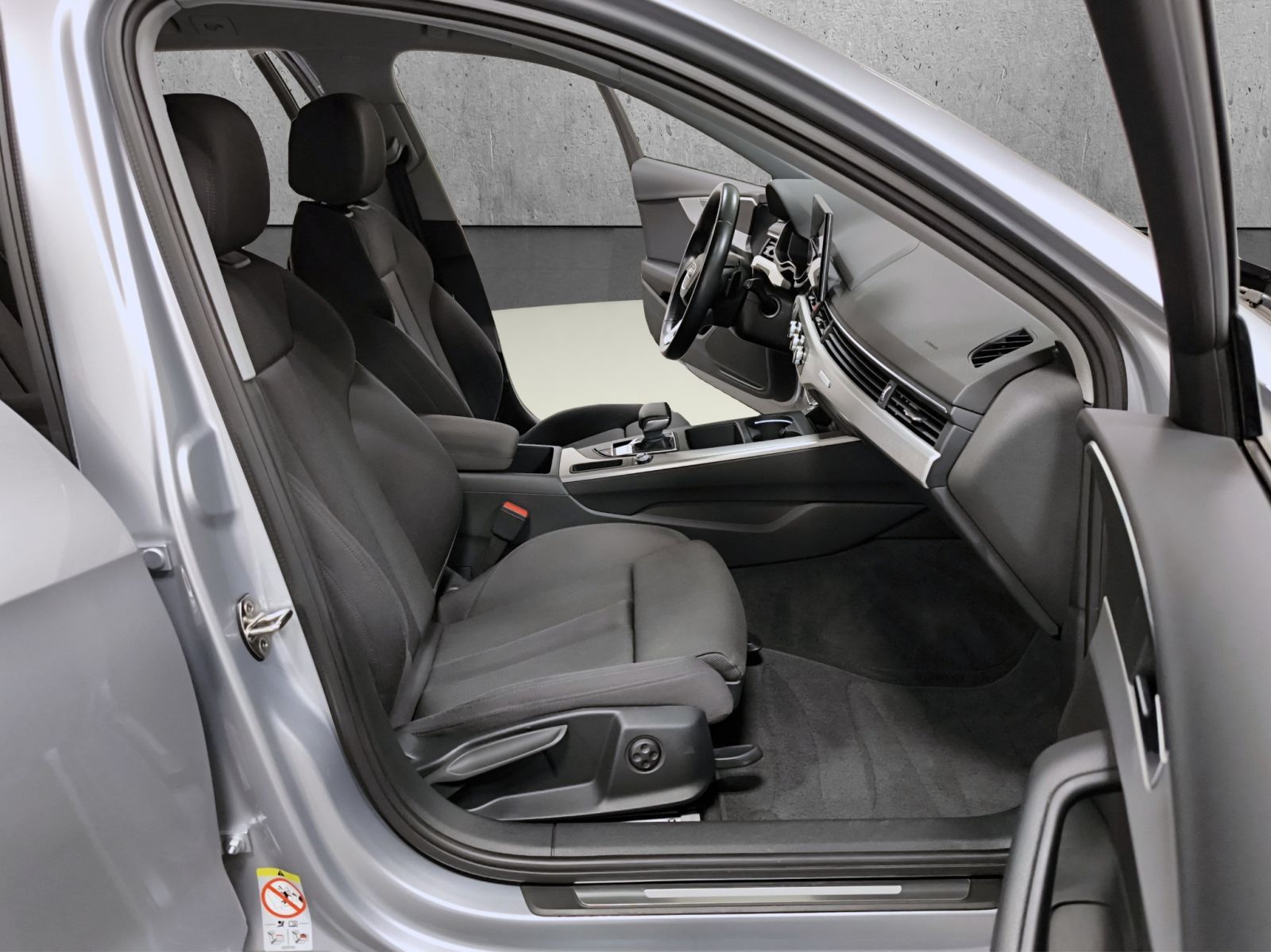 Audi A4 Avant 40 TDI quattro S tronic - Samsaru's Car Outlet