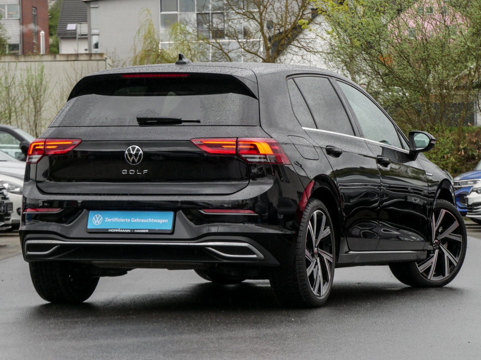 Volkswagen Golf Style 2.0 TDI DSG - Samsaru's Car Outlet