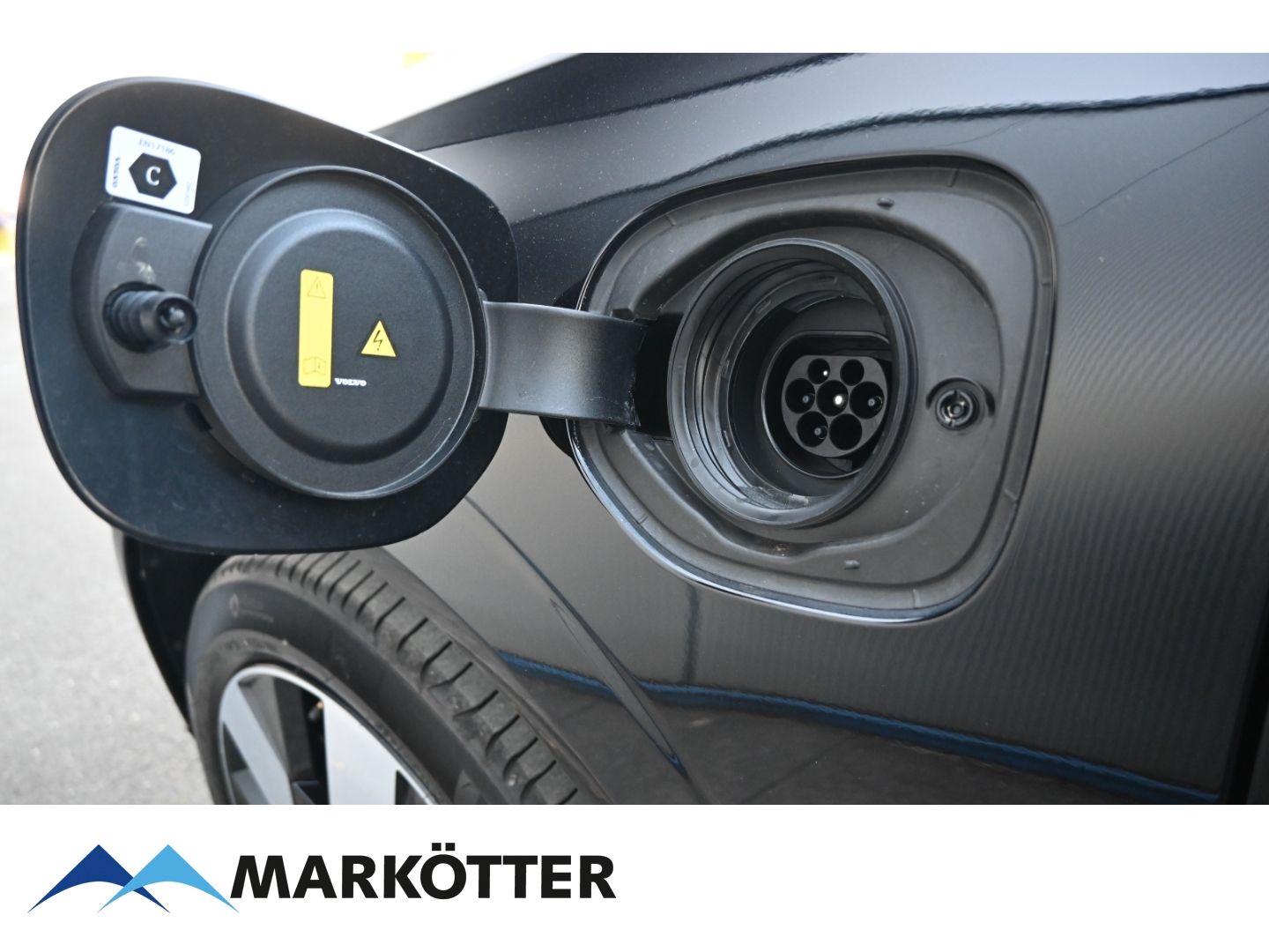 Volvo XC60 T8 Recharge Plus AWD - Samsaru's Car Outlet