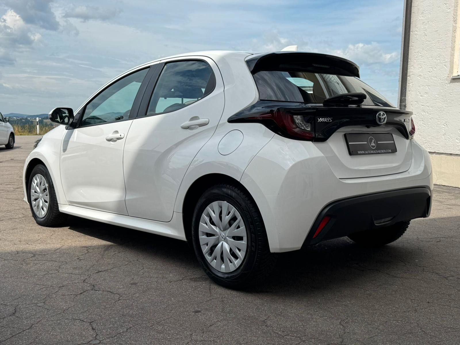Toyota Yaris 1.5 Hybrid AUT Comfort - Samsaru's Car Outlet