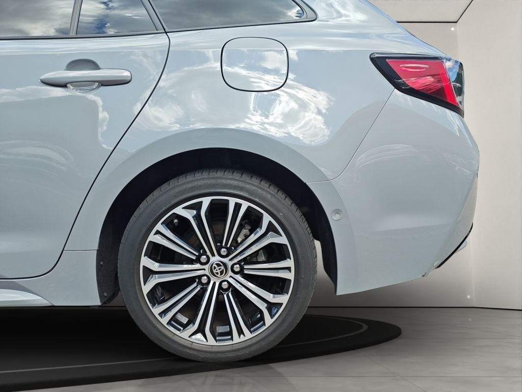 Toyota Corolla 1.8 Hybrid - Samsaru's Car Outlet