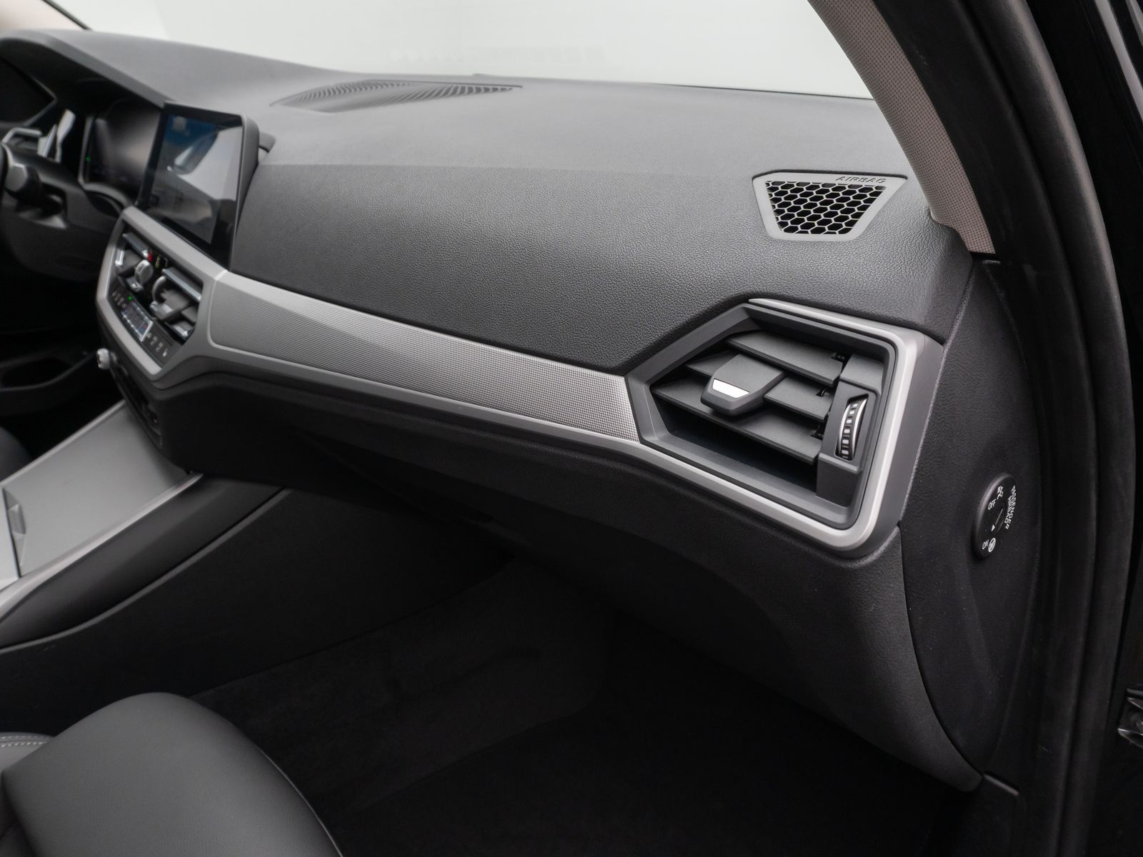 BMW 320i Sport - Samsaru's Car Outlet