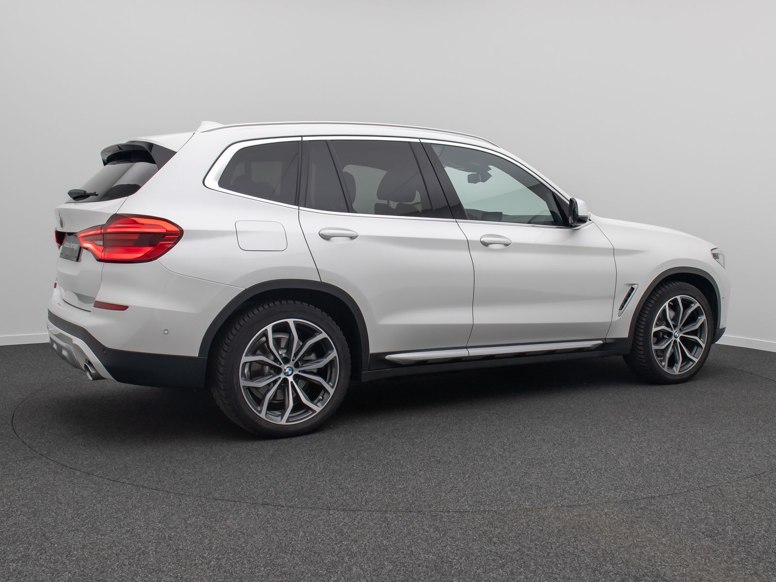 BMW X3 xD20d xLine - Samsaru's Car Outlet