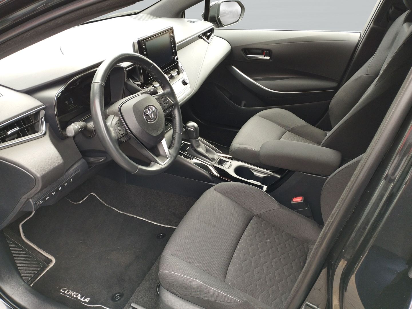 Toyota Corolla 1.8 Hybrid - Samsaru's Car Outlet