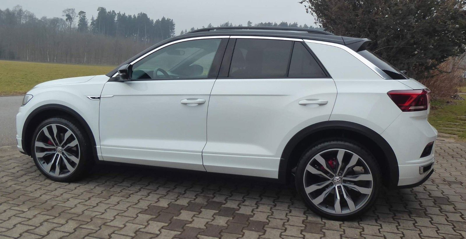 Volkswagen T-Roc Sport R-LINE - Samsaru's Car Outlet