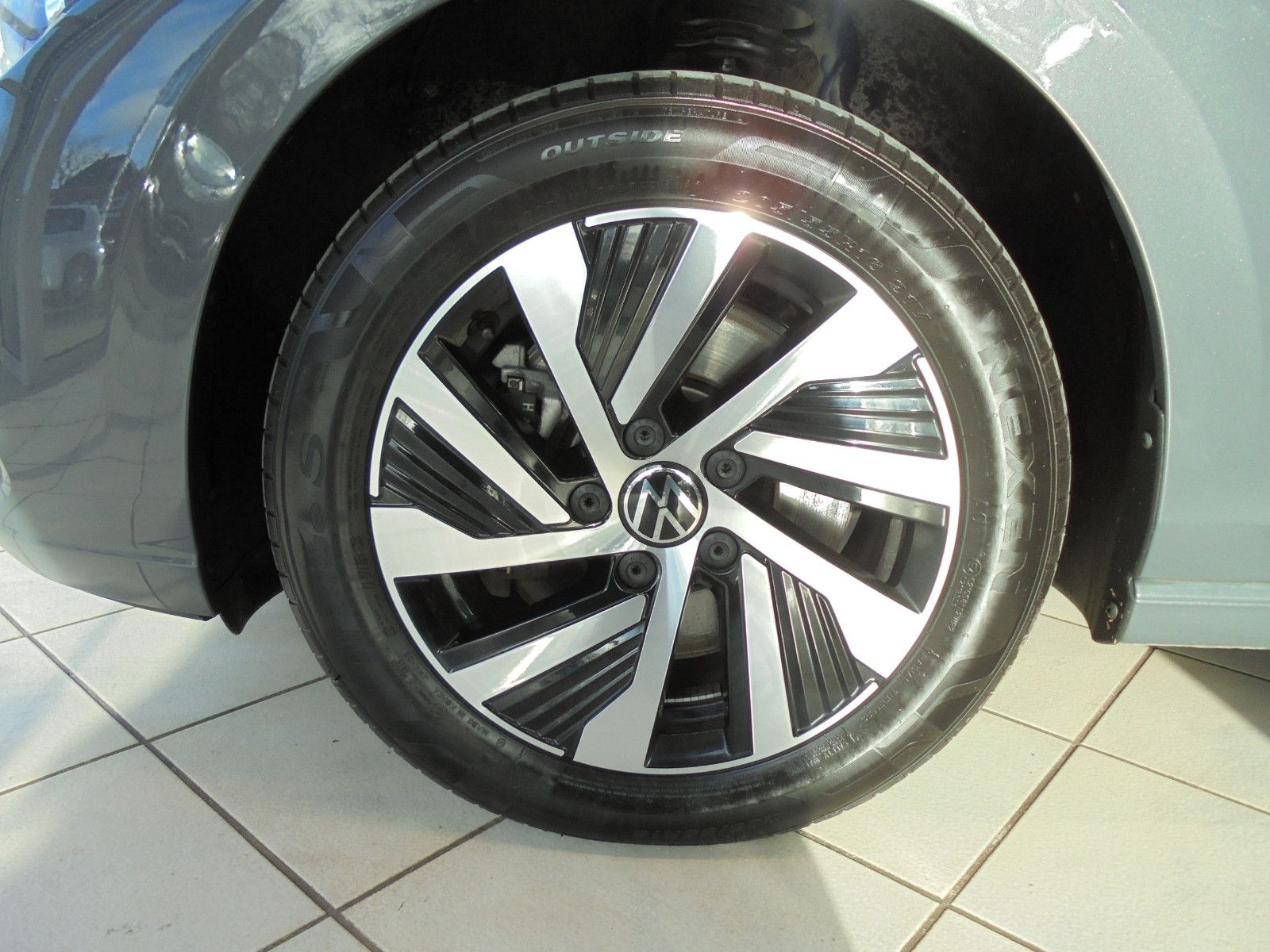 Volkswagen Golf VIII Style eHybrid - Samsaru's Car Outlet