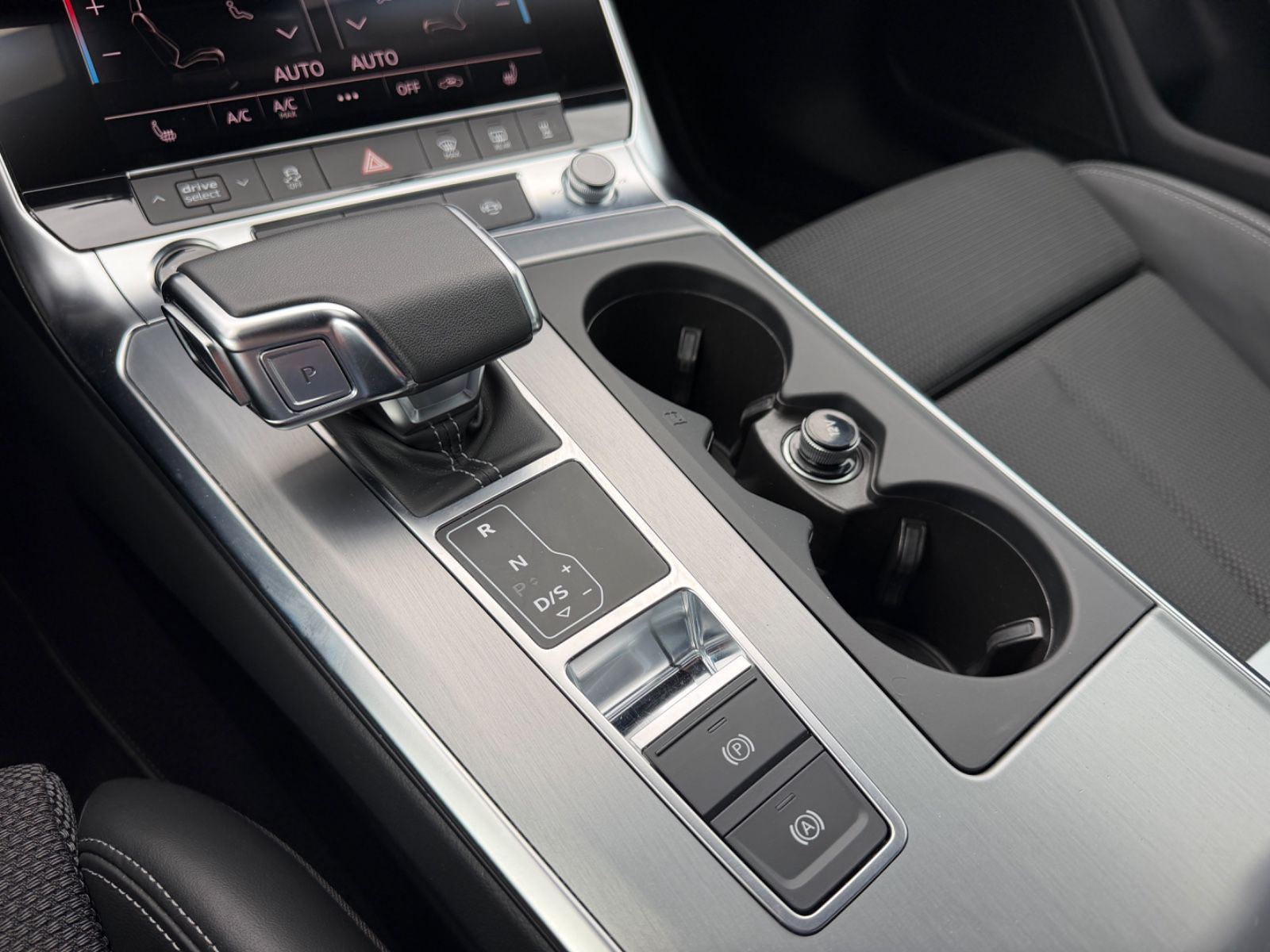 Audi A6 45 TFSI S-Line °StdHz°Matrix°R-Kamera°AHK°HUP