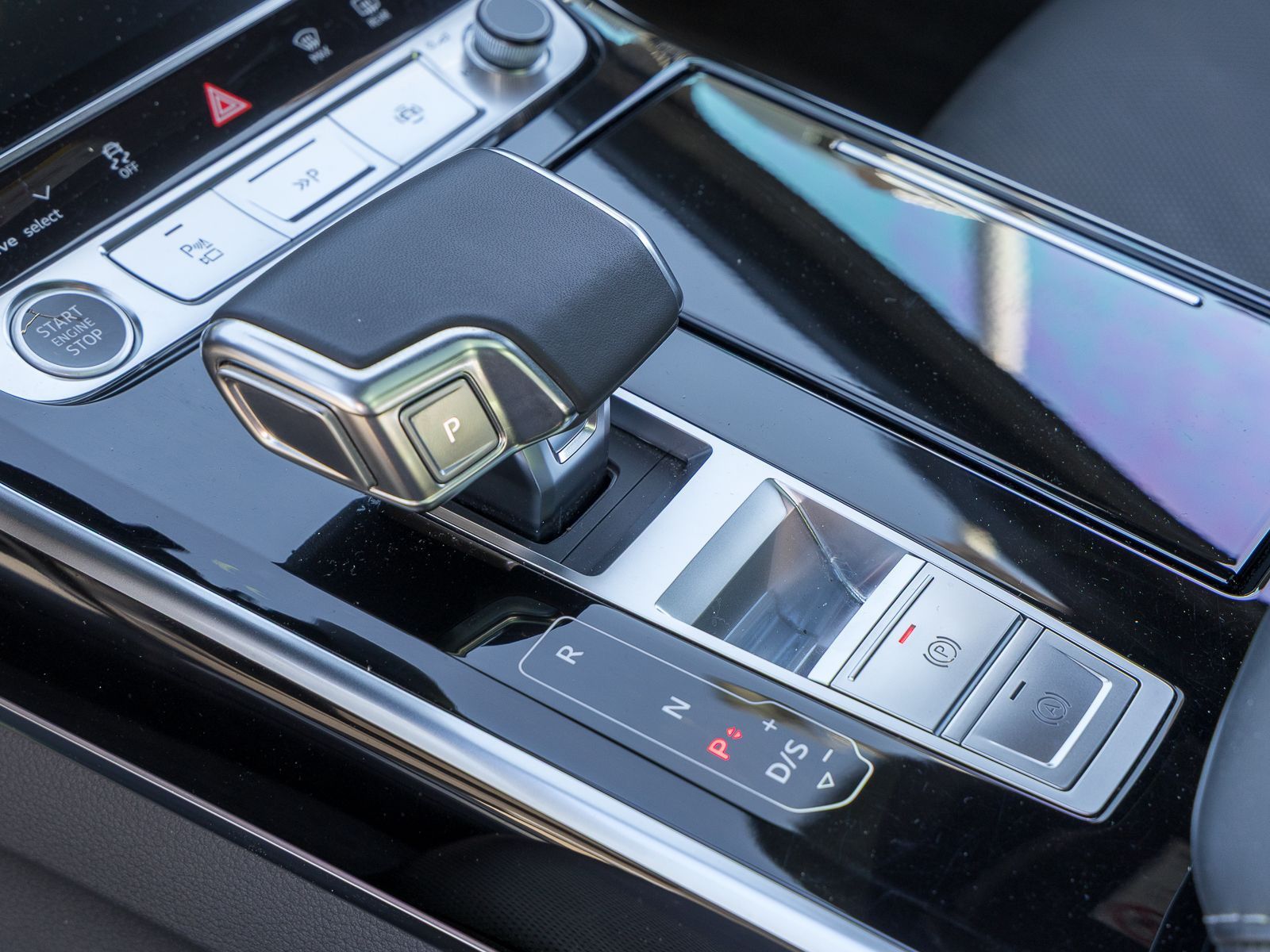 Audi A8 60 TFSIe Q NP163 - Samsaru's Car Outlet