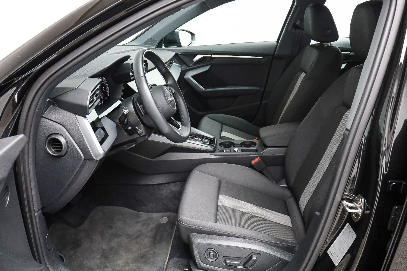 Audi A3 Sportback 35 TDI advanced - Samsaru's Car Outlet