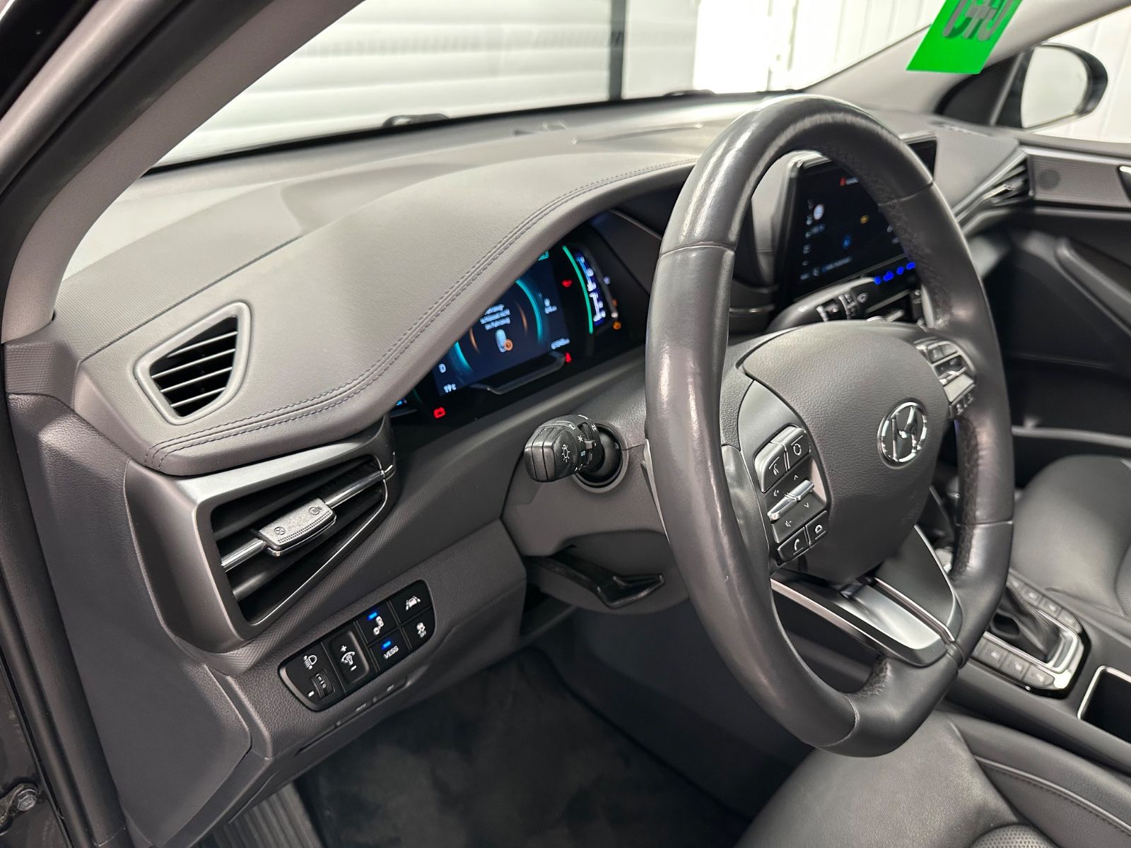 Hyundai IONIQ Prime Plug-In Hybrid - Samsaru's Car Outlet