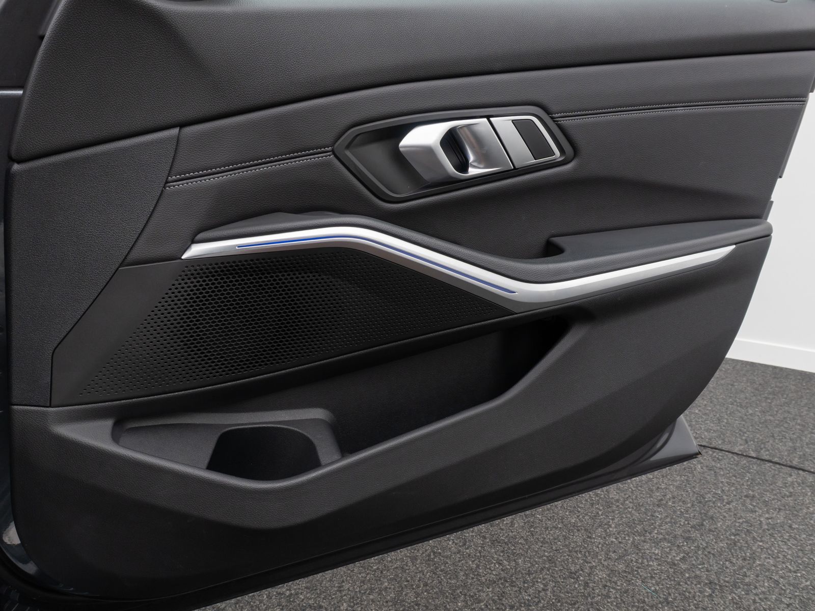 BMW 320d xD Sport Line - Samsaru's Car Outlet