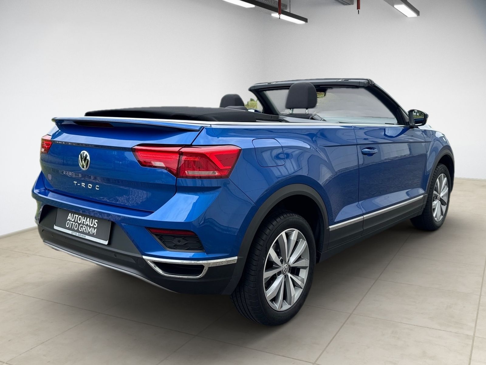 Volkswagen T-Roc 1.5 TSI Style - Samsaru's Car Outlet
