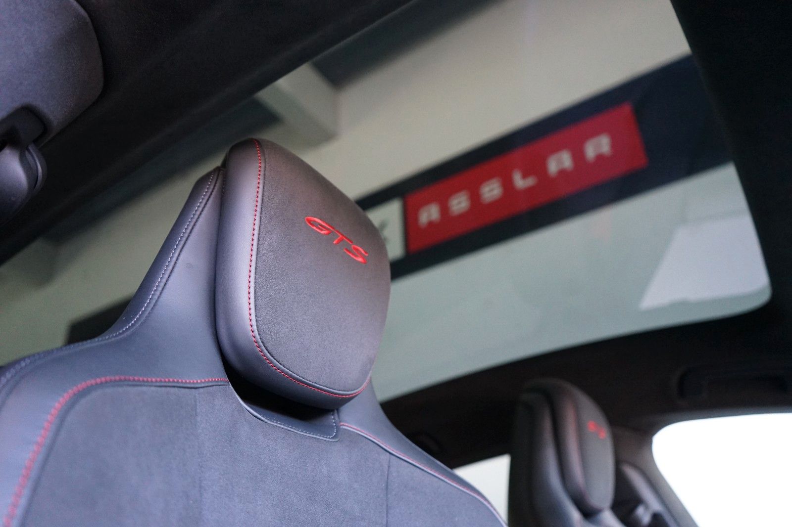 Porsche Taycan GTS BLACK/PANO/P-DISPLAY/MATRIX/360°/21z
