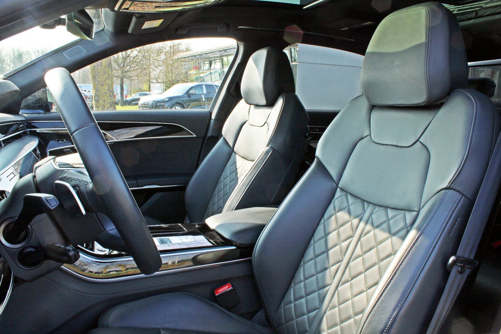 Audi A8 Lang 55TFSI S LINE BLACK - Samsaru's Car Outlet