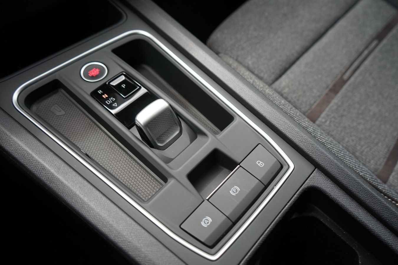 Seat Leon Sportstourer 1.5 eTSI Xcellence*AHK*