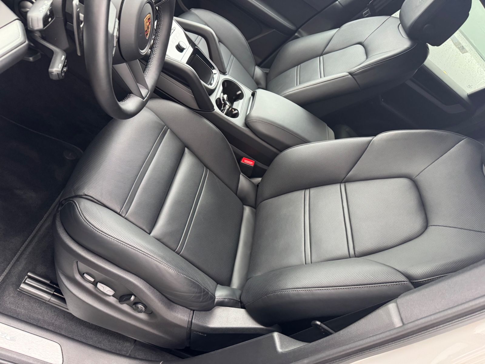 Porsche E-Hybrid Coupé INNODRIVE-LUFTF-PANO-MASSAGE-VOLL
