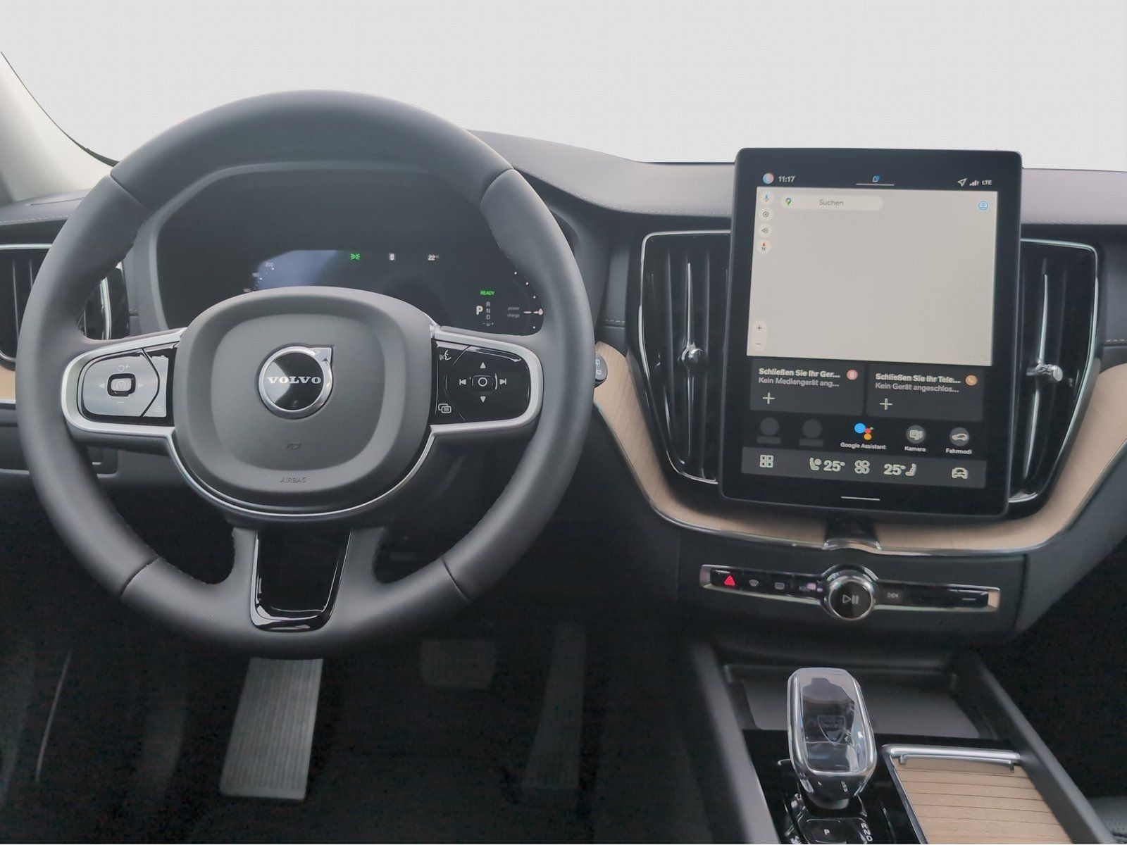 Volvo XC60 T8 AWD Ultra Dark - Samsaru's Car Outlet