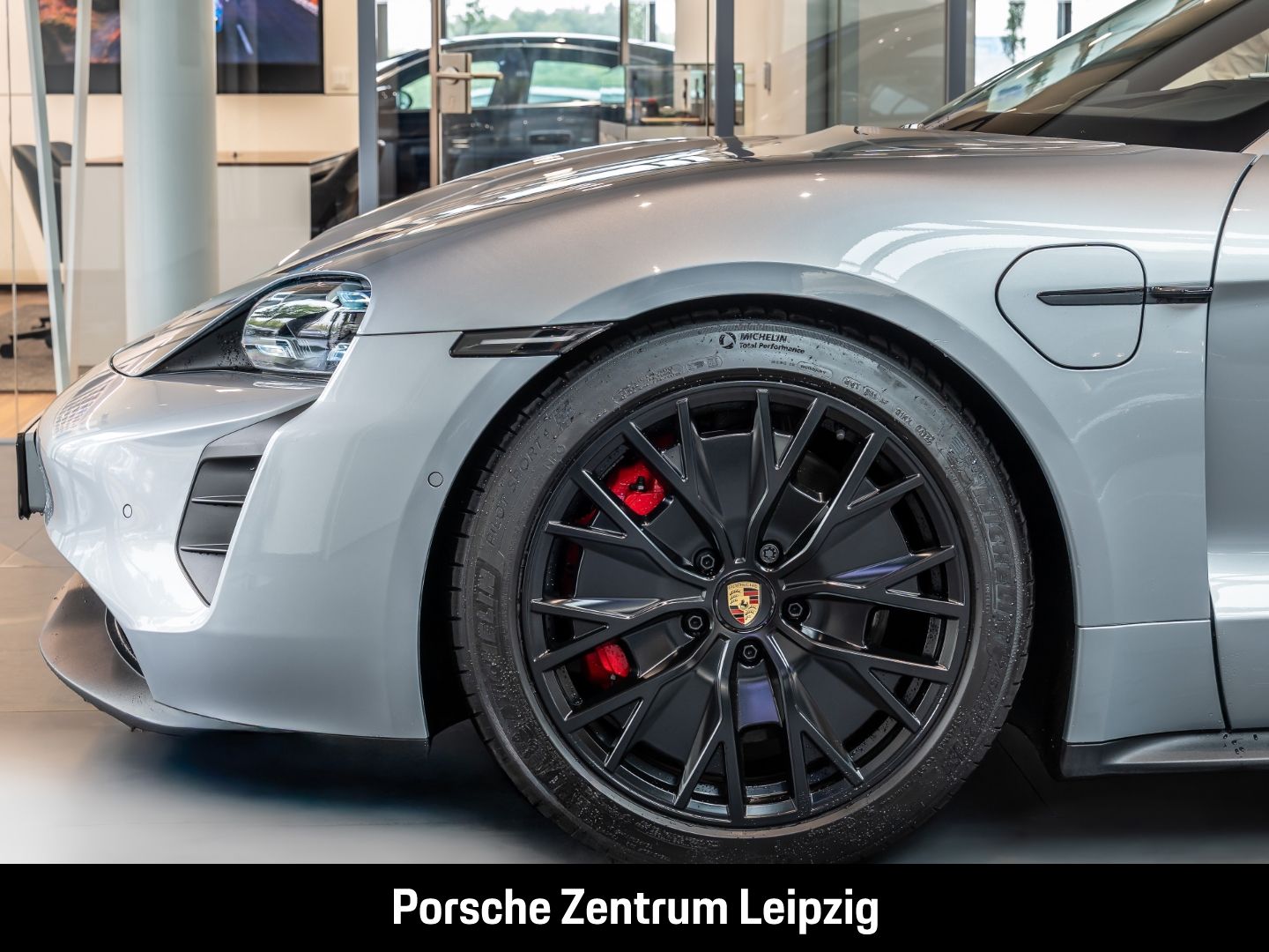 Porsche Taycan GTS Sport Turismo HeadUp InnoDrive Matrix
