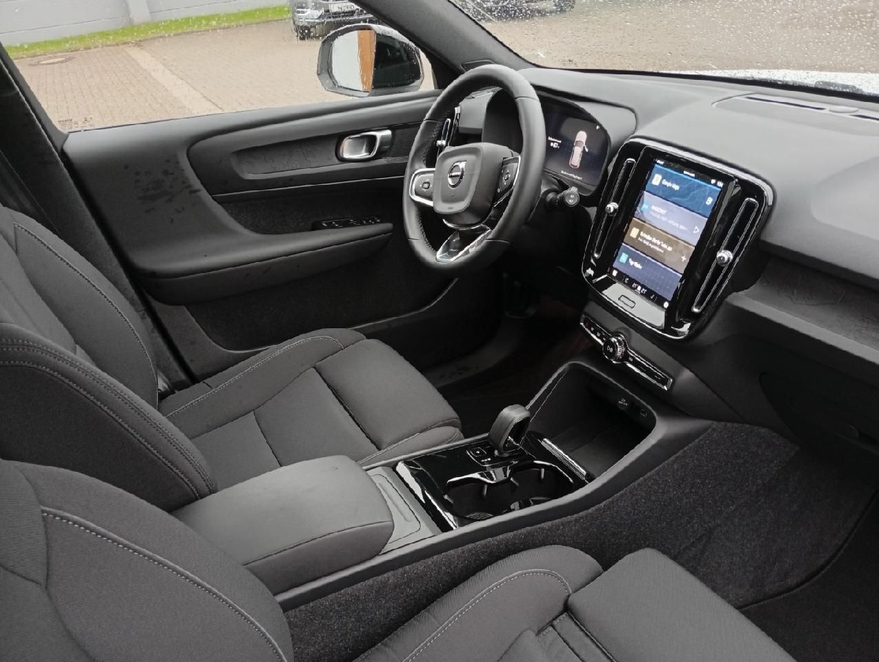 Volvo XC40 Twin Core Pure Electric AWD/AHK/GJR/Wärmepu