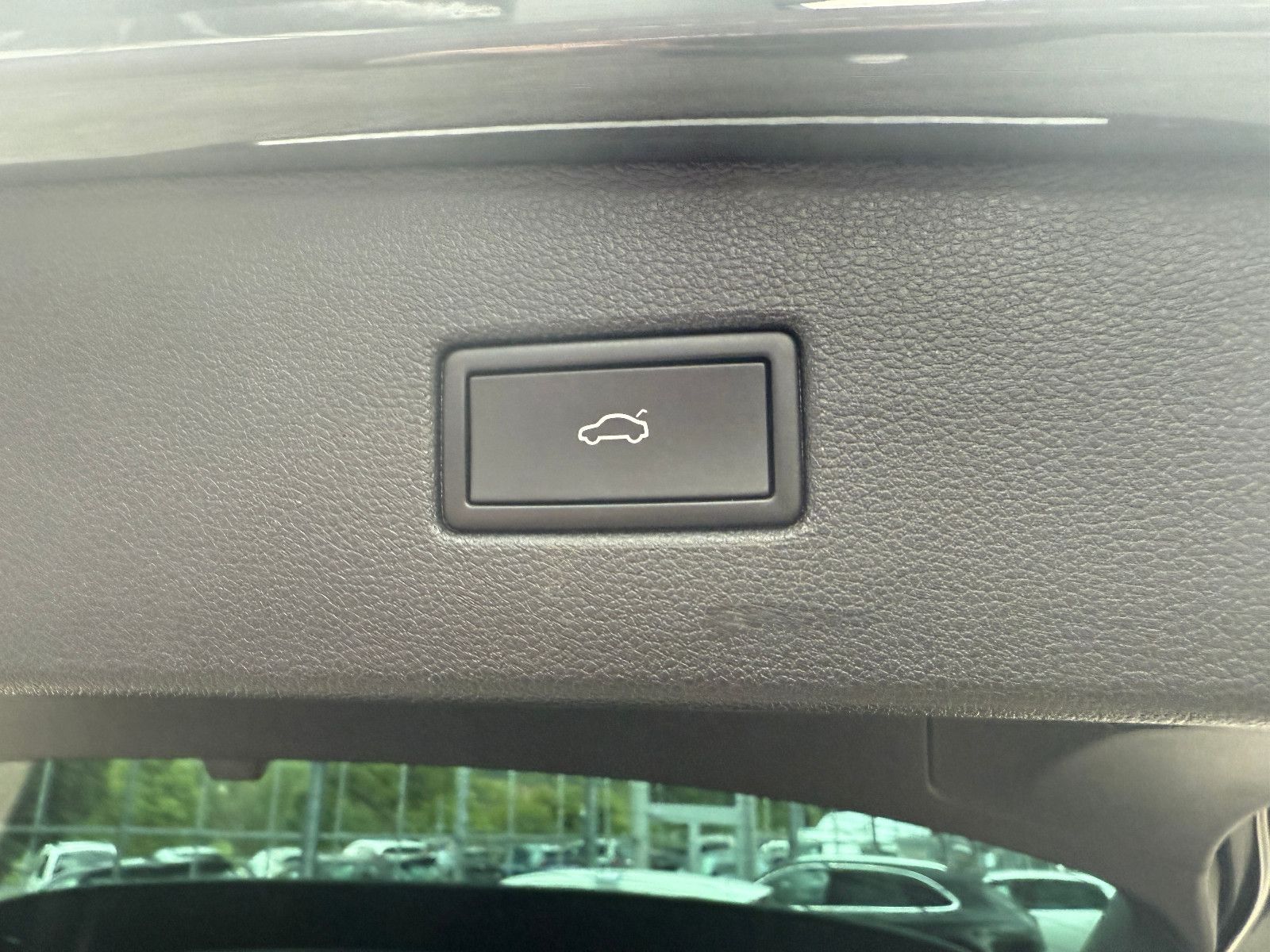 Volkswagen Tiguan TDI DSG 4m Urban Sport - Samsaru's Car Outlet