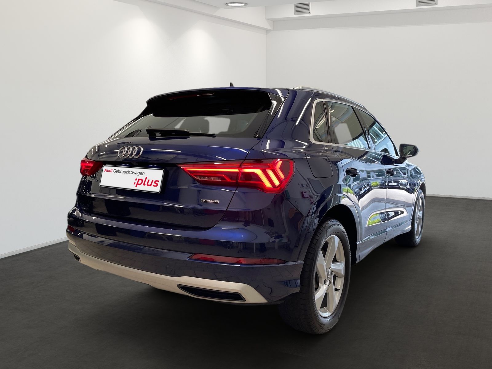 Audi Q3 40 TFSI quattro advanced - Samsaru's Car Outlet