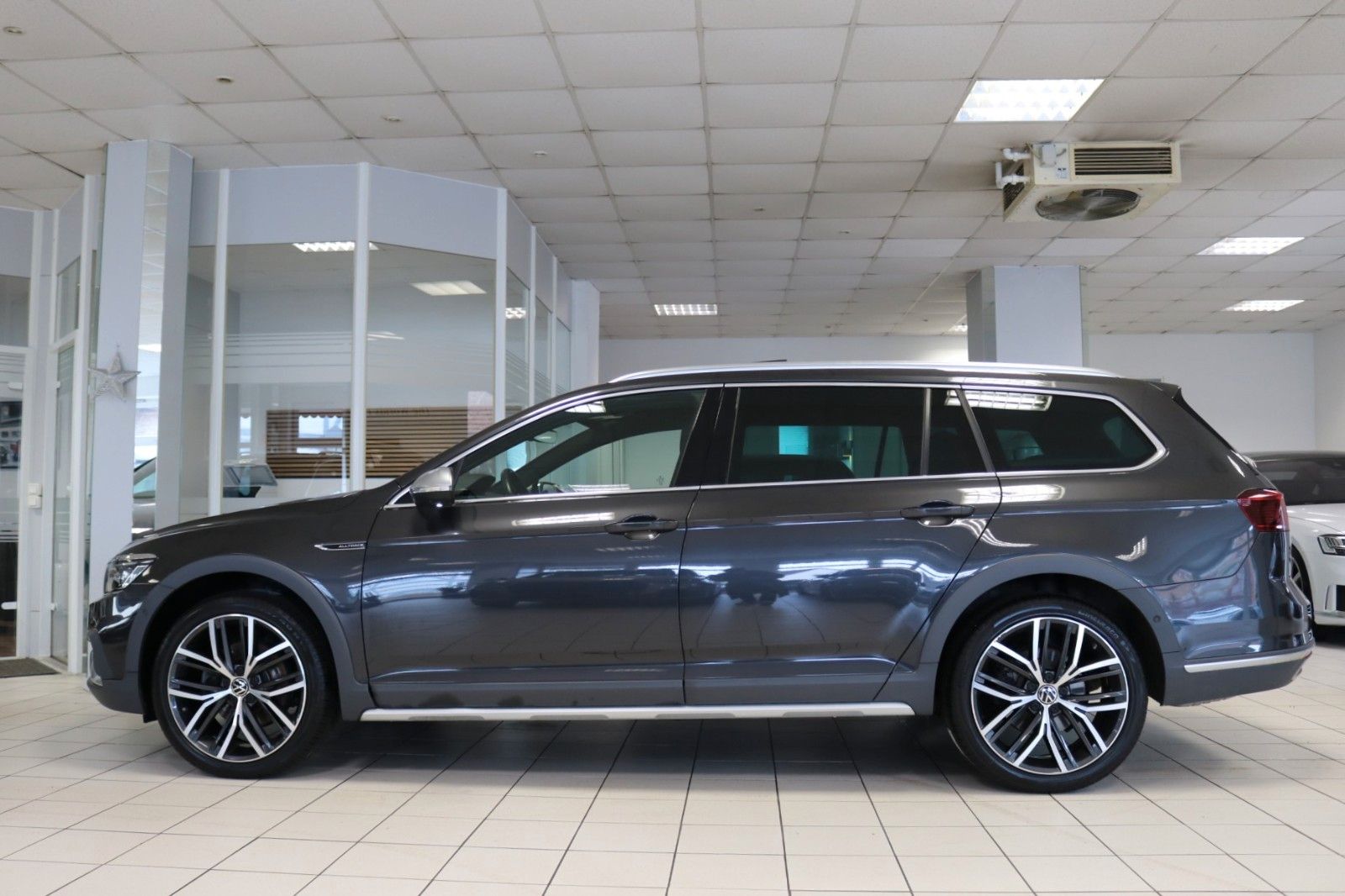 Volkswagen Passat Alltrack DCC HUD Matrix STHZ 360 Pano ACC