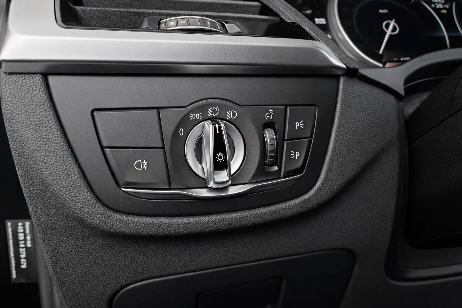 BMW X3 xD20d xLine KAM HUD PANO AHK LEDER