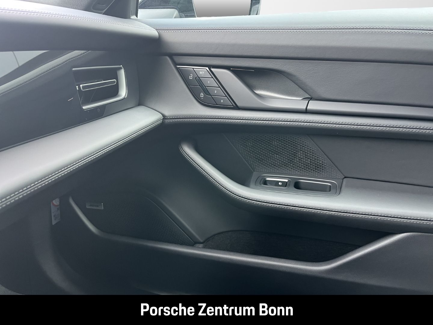 Porsche Taycan 4 Cross Turismo Surround-View LED-Matrix