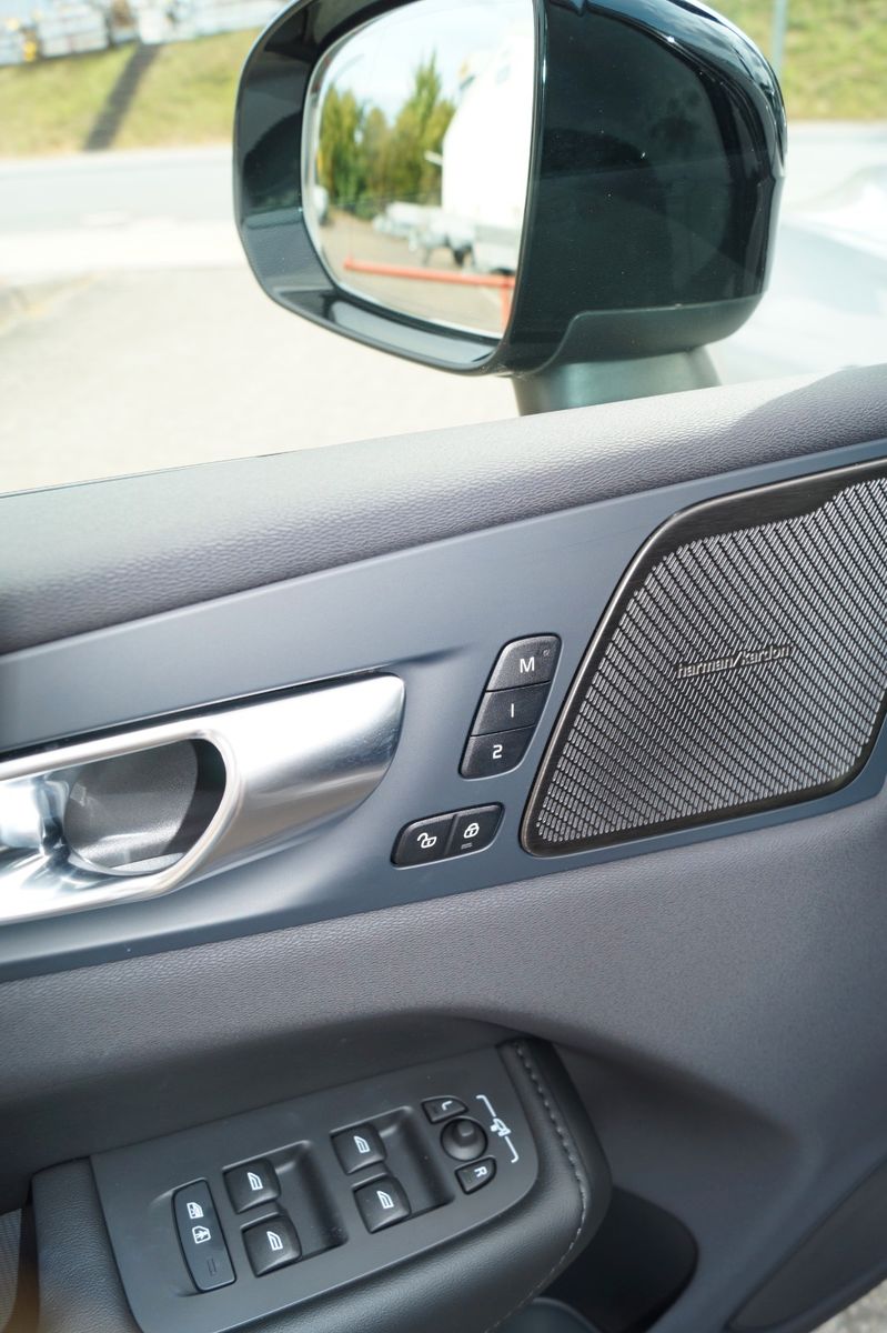 Volvo XC60 T6 AWD Plug-In Hybrid Plus Dark Aut/360/AHK