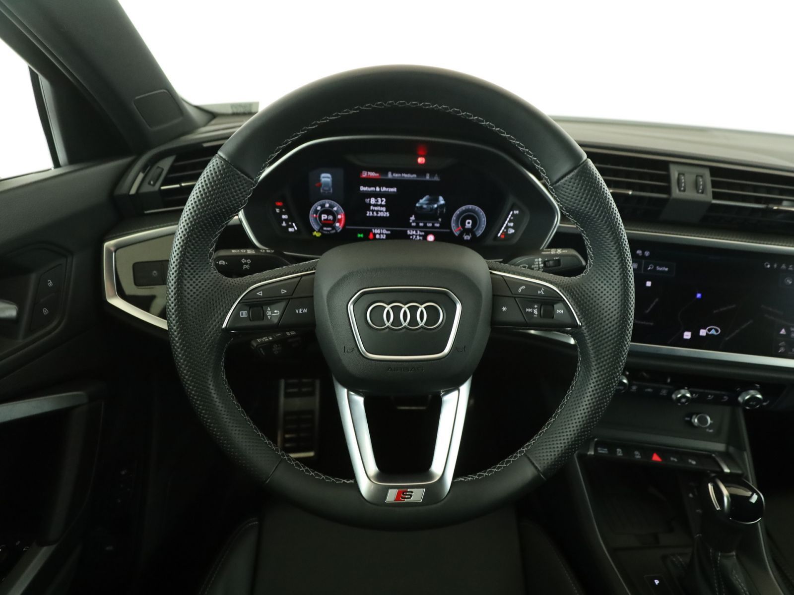 Audi Q3 40 TDI quattro S line M - Samsaru's Car Outlet