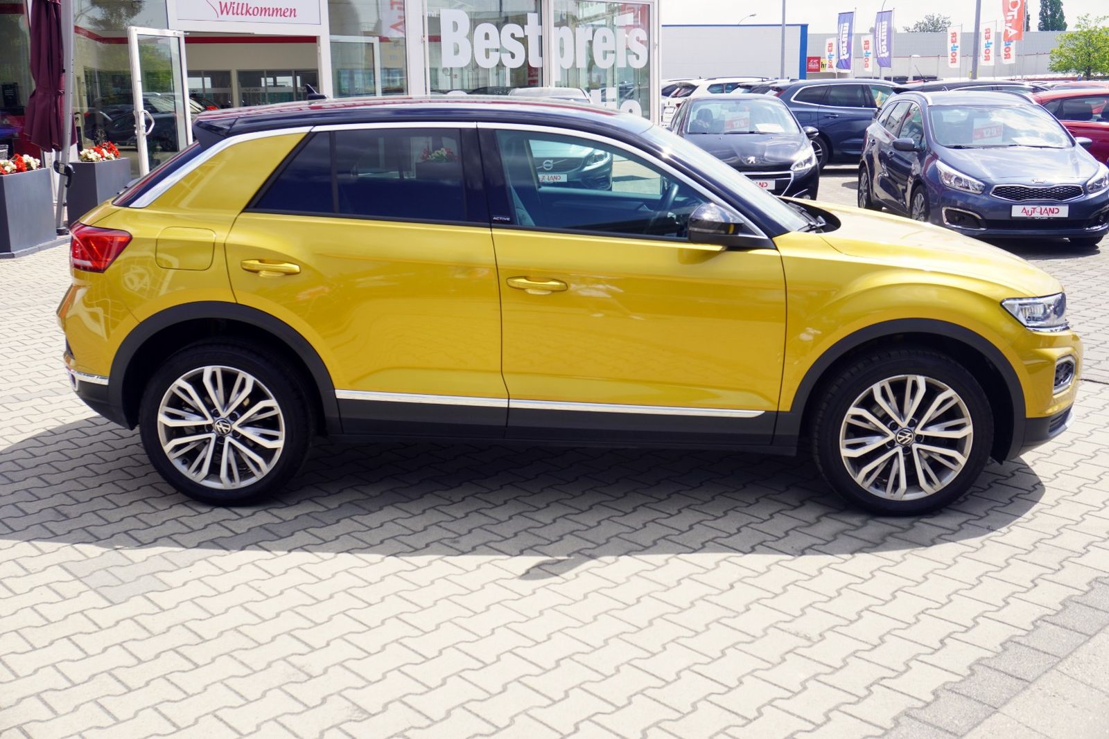 Volkswagen T-Roc 2.0 TDI Active - Samsaru's Car Outlet