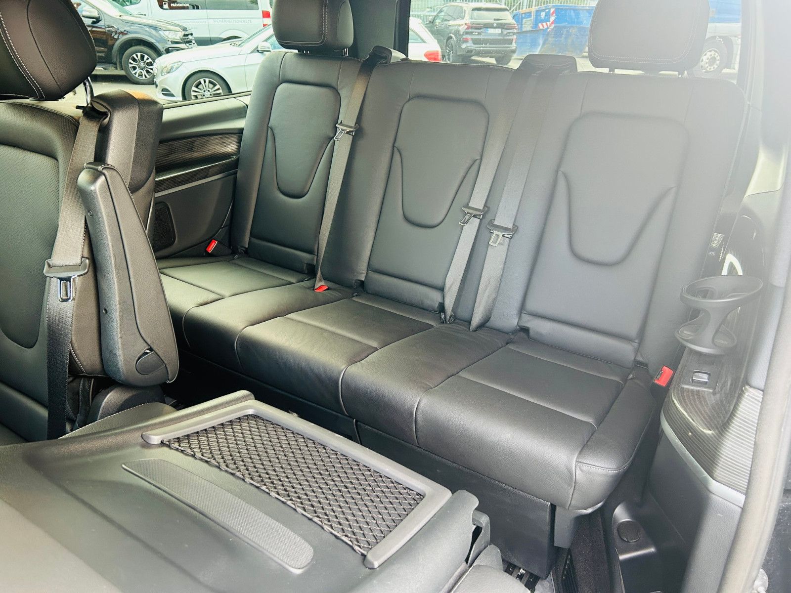 Mercedes-Benz V250 - Samsaru's Car Outlet