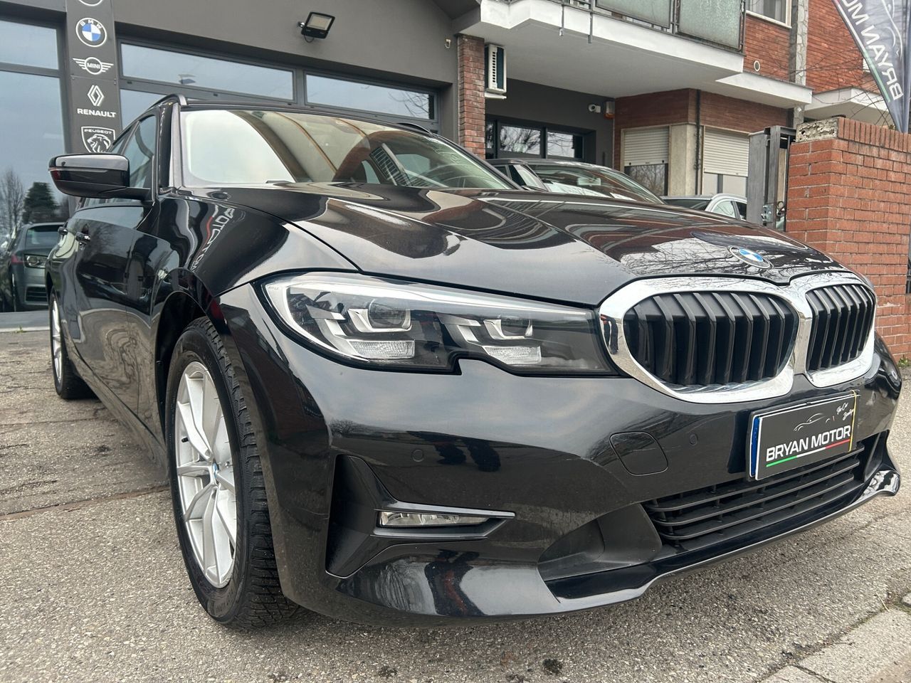 BMW 320 320d xDrive Touring Business - Samsaru's Car Outlet