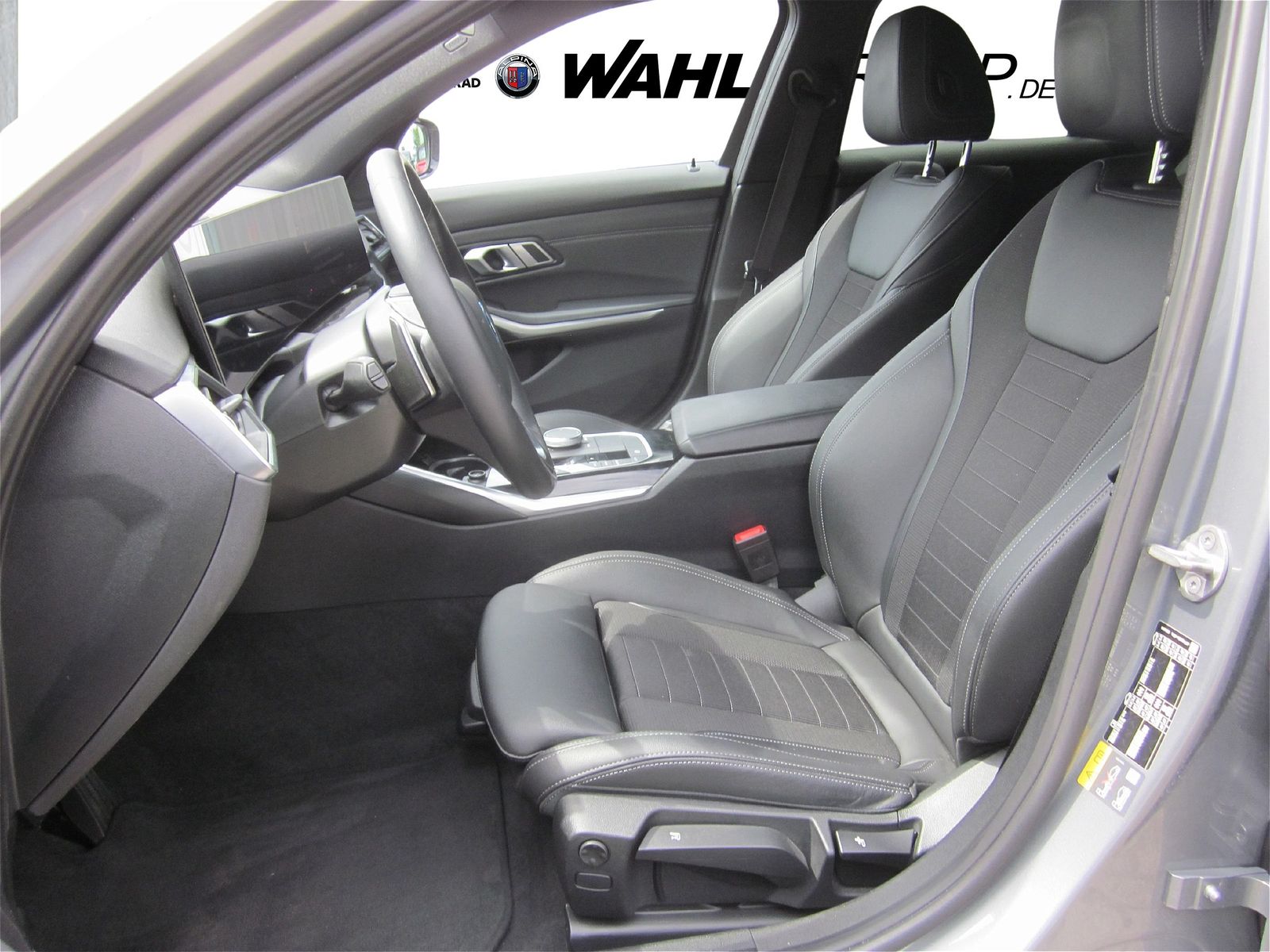 BMW 320e Touring LC Plus - Samsaru's Car Outlet