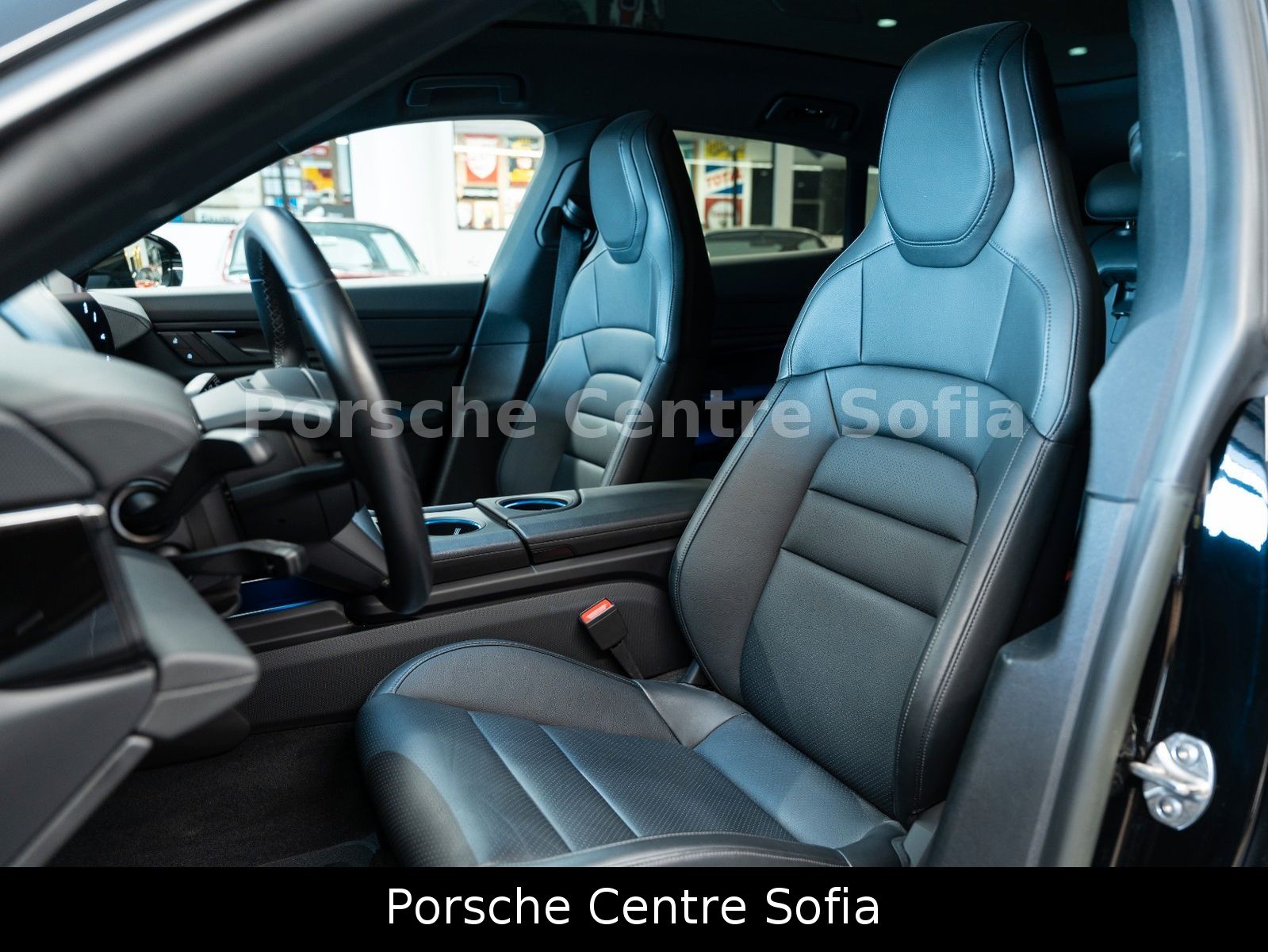 Porsche Taycan Cross Turismo 4