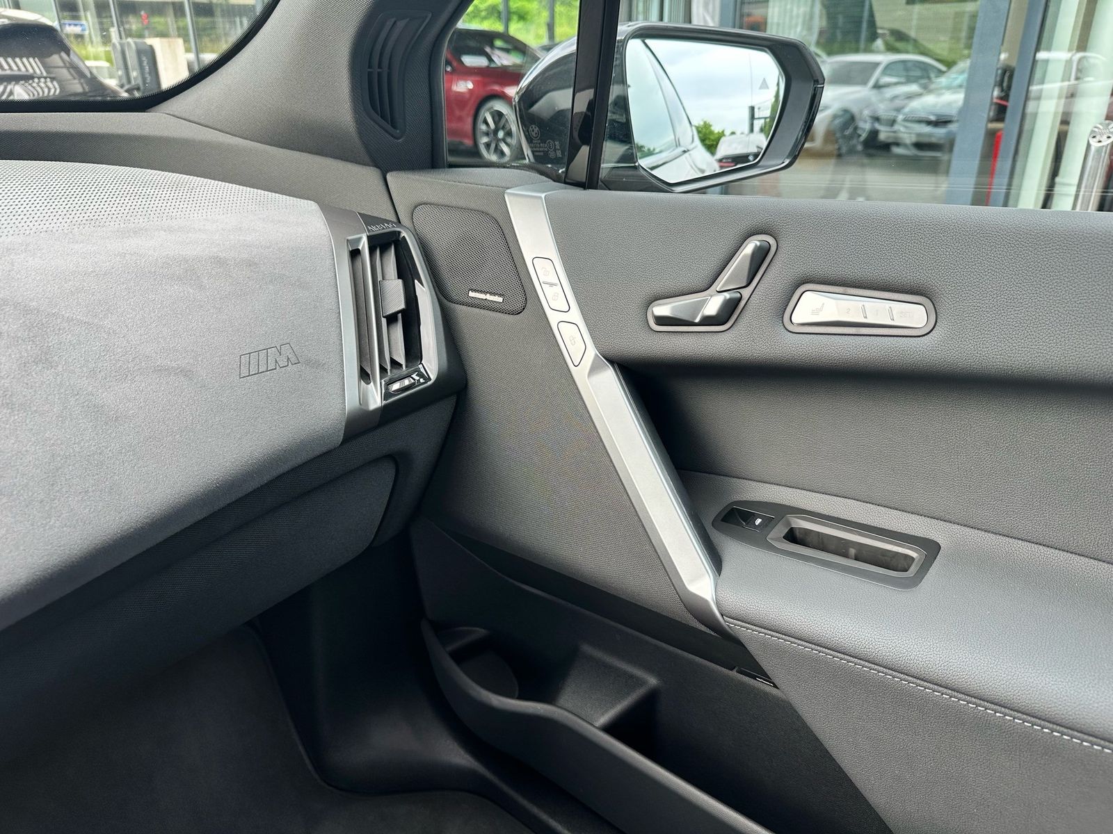 BMW iX M70 //Pano Stop&Go Leas.ab EUR 999,-inkl.