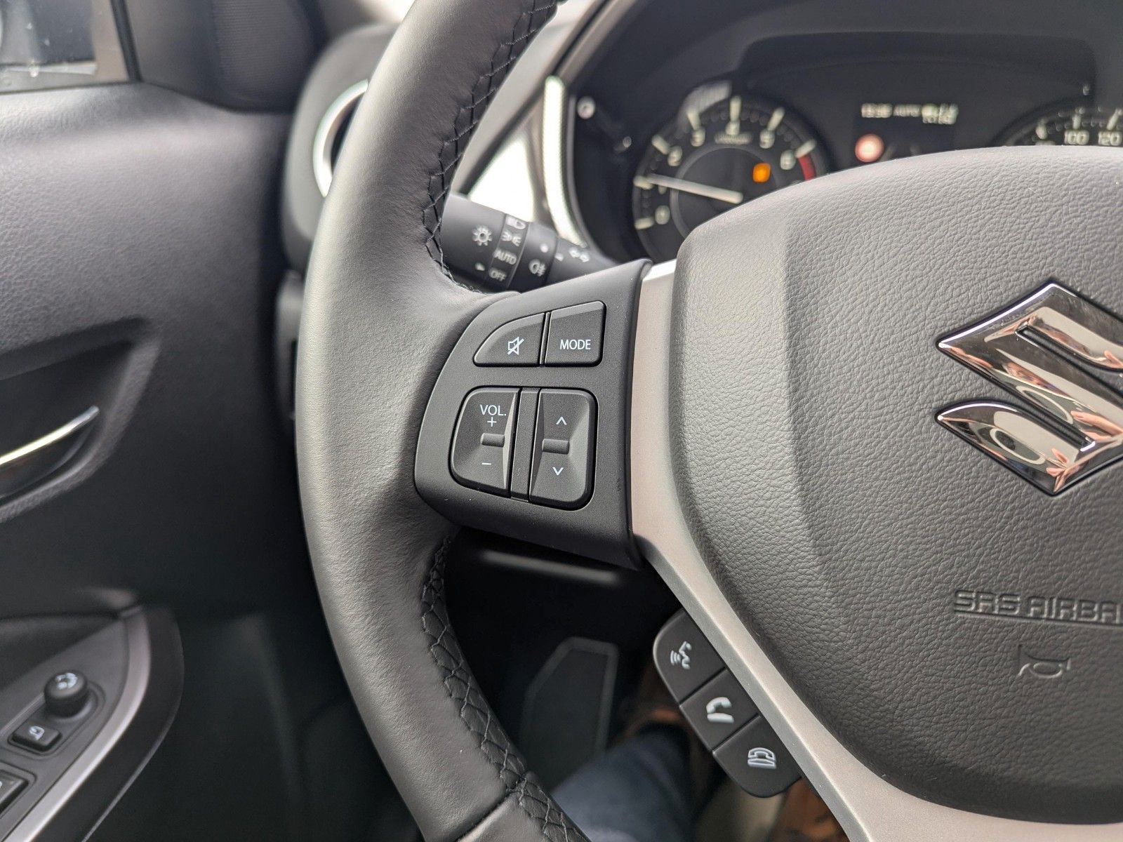 Suzuki Vitara 1.4 BOOSTERJET Hybrid Comfort+ Allgrip - Samsaru's Car Outlet