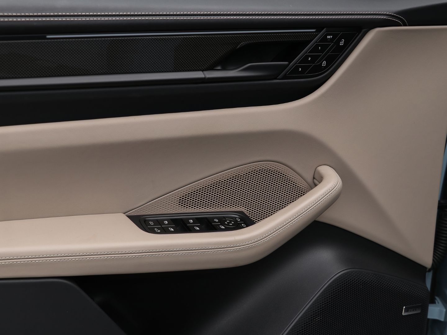 Porsche Macan Turbo InnoDrive HA-Lenkung Surround View