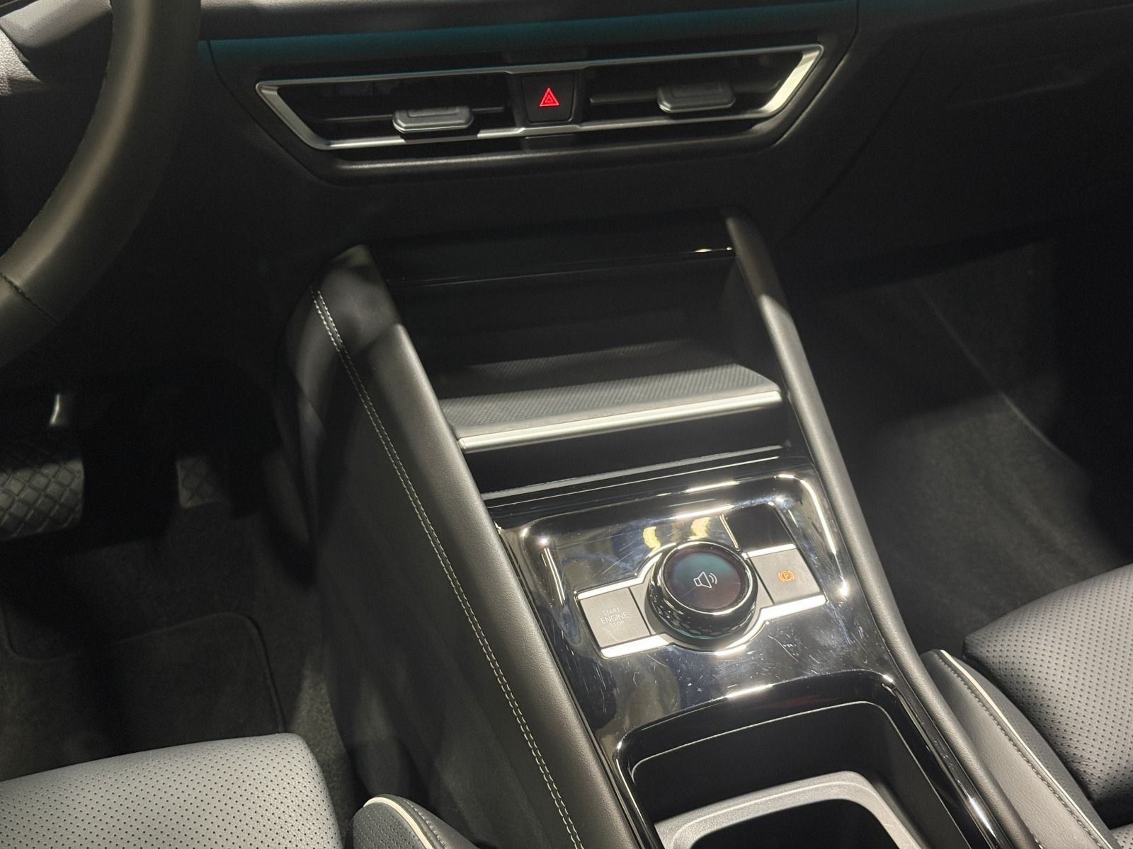 Volkswagen Tiguan Elegance 1.5 eHybrid | AHK MATRIX ACC DCC