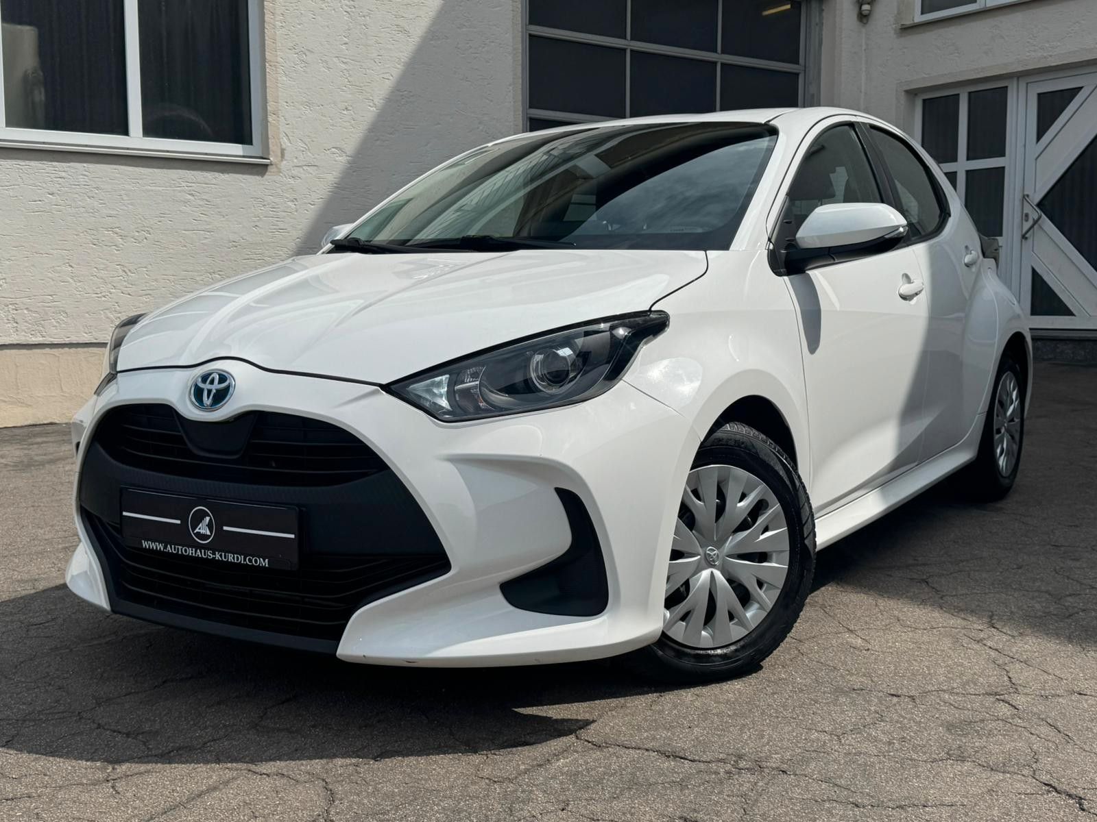 Toyota Yaris 1.5 Hybrid AUT Comfort - Samsaru's Car Outlet