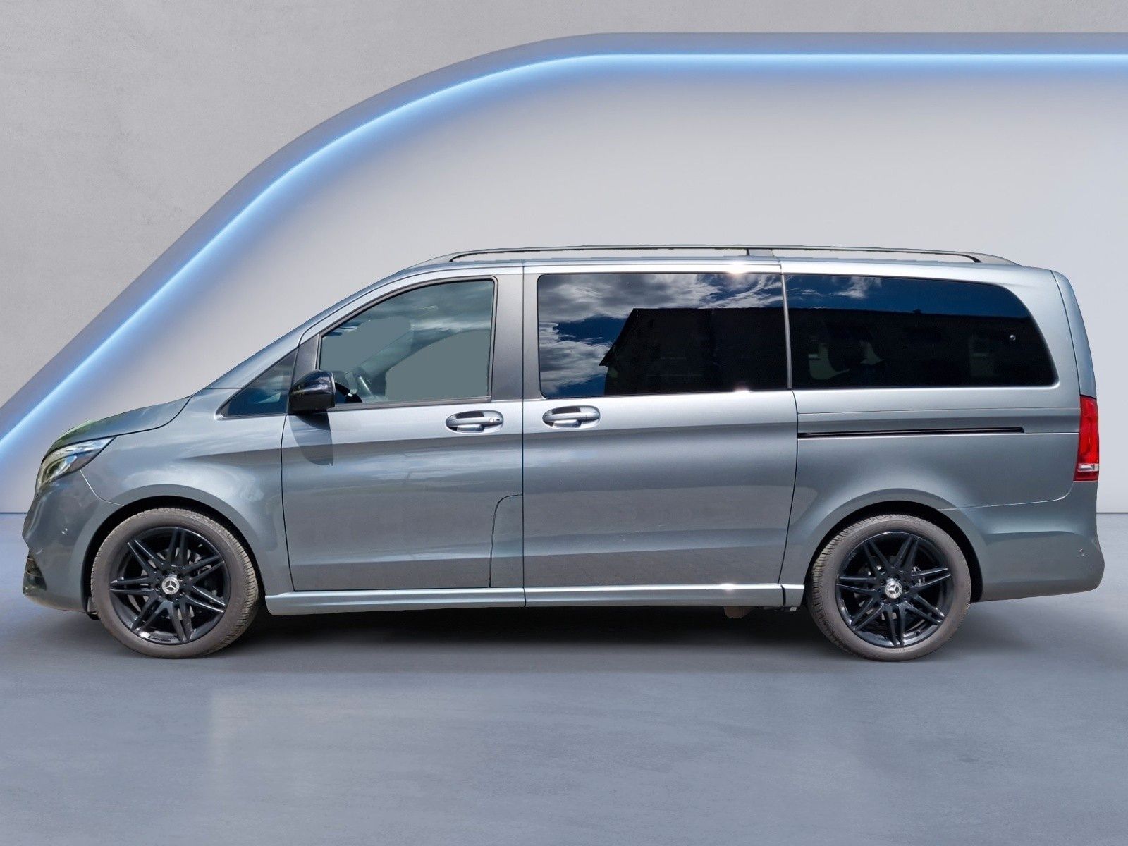 Mercedes-Benz V250d AMG-LINE - Samsaru's Car Outlet