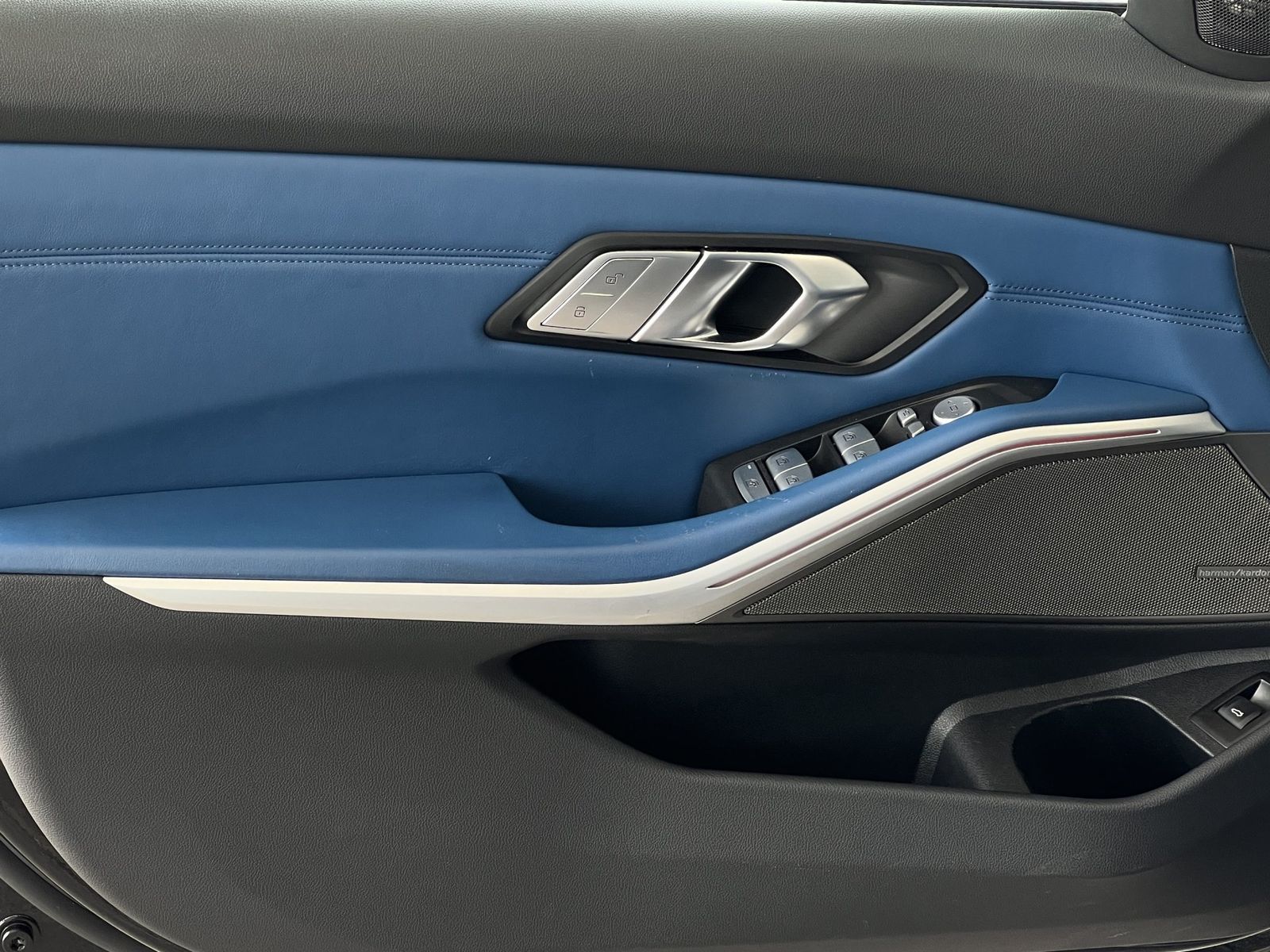 BMW 330i xDrive Touring M-Sport - Samsaru's Car Outlet