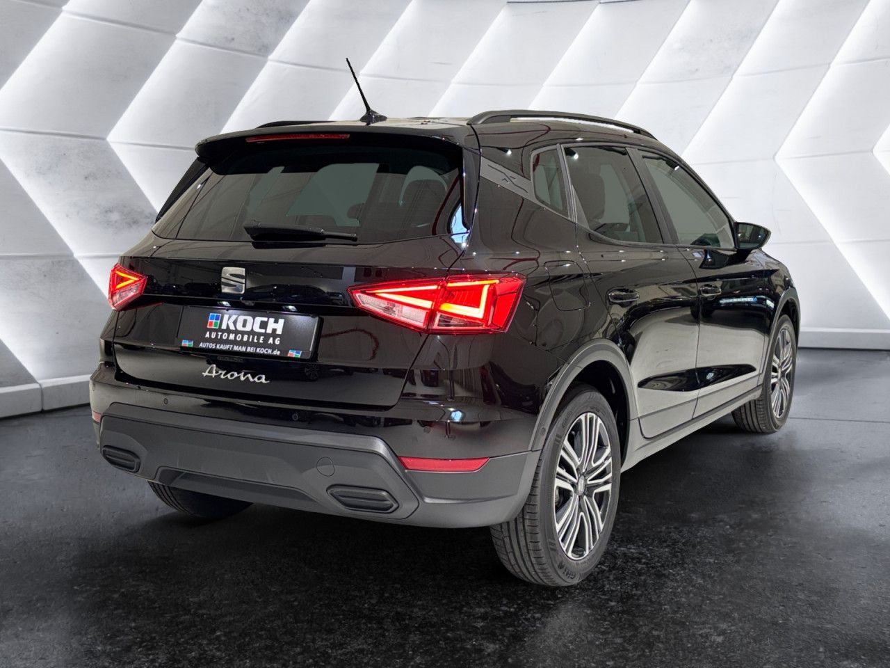 Seat Arona 1.0 TSI DSG Road Ed SOUND NAVI PDC V+H AHK