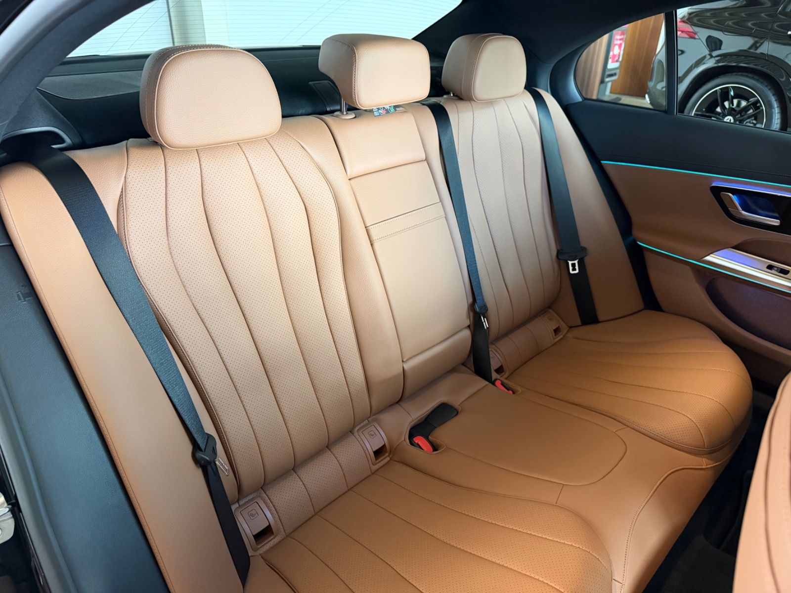 Mercedes-Benz E 220 d 4Matic  AMG PremiumPlus/Superscreen/21"
